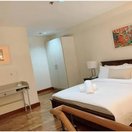 Modern Makati Condo For Rent - City Views Convenience