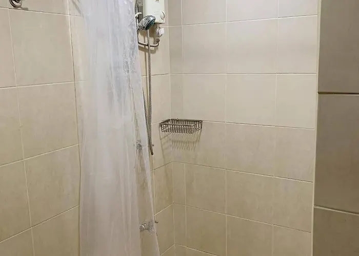 Guest house Modern Makati For Rent - Views Convenience 4*
